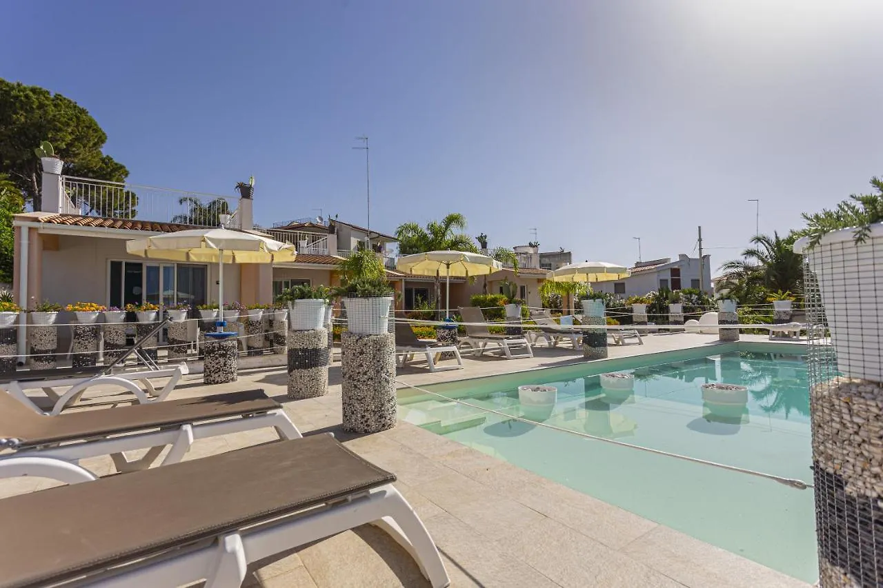Small Luxury Apartments Pool And Sea View - Stella Del Mare Fontane Bianche 4*,  Italy