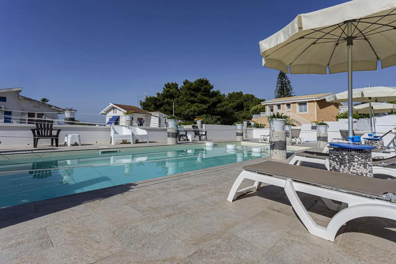 Small Luxury Apartments Pool And Sea View - Stella Del Mare Fontane Bianche